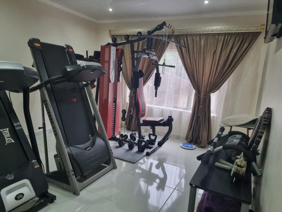 5 Bedroom Property for Sale in Meerhof North West